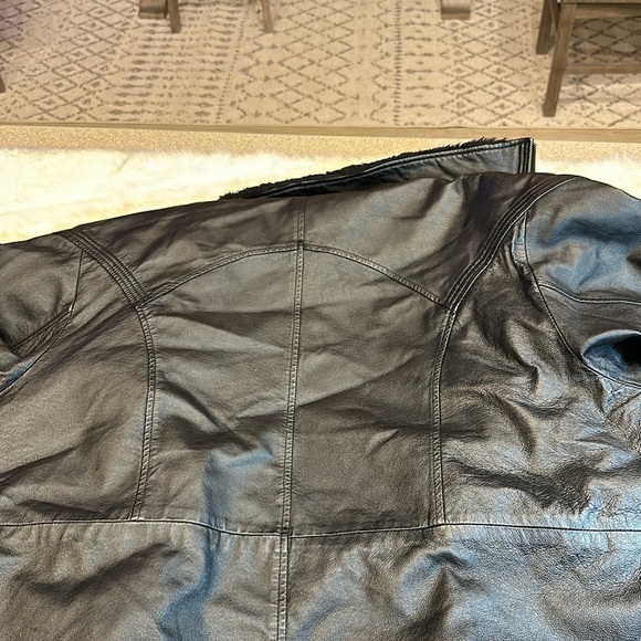 Wilson”s the leather experts black leather jacket with lining sz L (no belt) - Picture 11 of 17